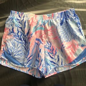 Lilly Pulitzer Ocean Trail Shorts (size Medium)